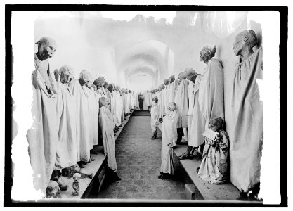 Mexico, mummies in basement of church, Mex. City LCCN2016821320