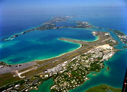 NAS Bermuda aerial view02 1993