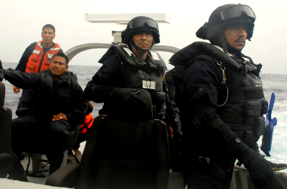 Mexican, British navy conduct boarding exercise at Tradewinds 150618-N-AF146-275