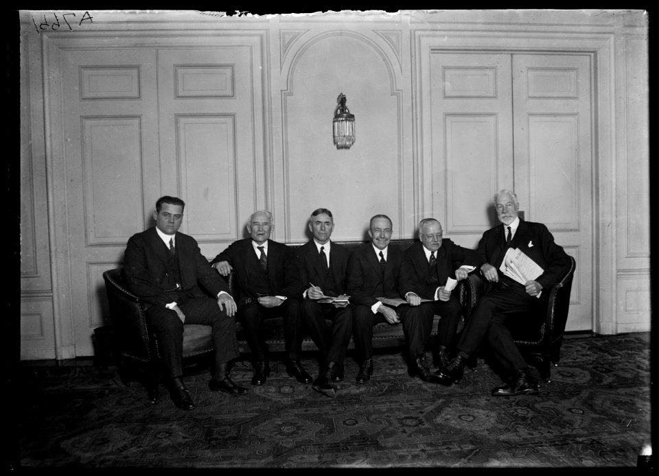 Nat'l Officers of the Anti-Saloon League, now in session LCCN2016887060