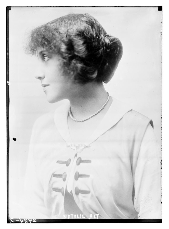 Natalie Alt LCCN2014694922
