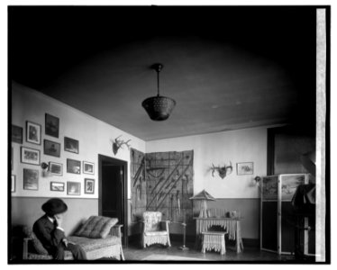 Nat. Photo Co., front room LCCN2016823653