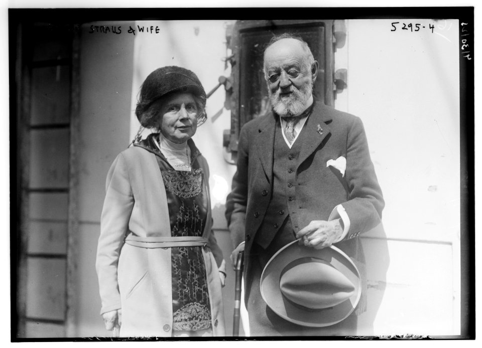 Nathan) Straus & wife LCCN2014711395
