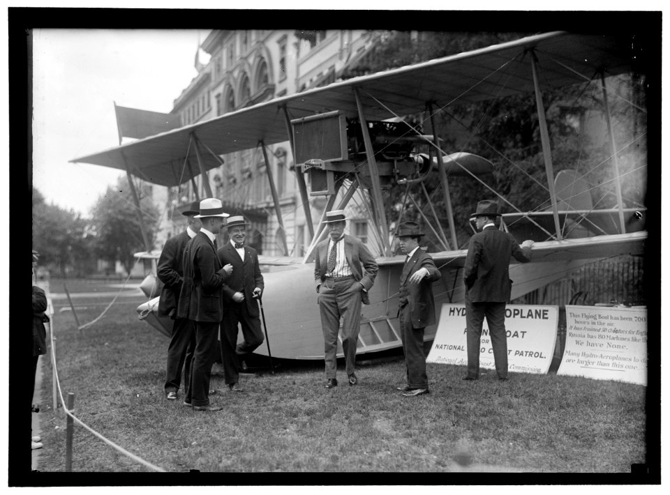 NATIONAL AERO COAST PATROL COMMN.- CURTISS HYDROAEROPLANE OR FLYING BOAT EXHIBITED NEAR HOUSE OFFICE BUILDING. BOWMAN; FRANKENFIELD; PEARY; SMITH; FRED KELLY LCCN2016867037