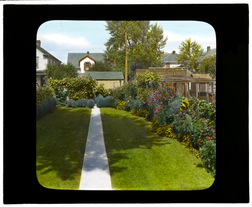 National Cash Register Company, Dayton, Ohio. Workers garden with pathway after landscaping LCCN2007685074