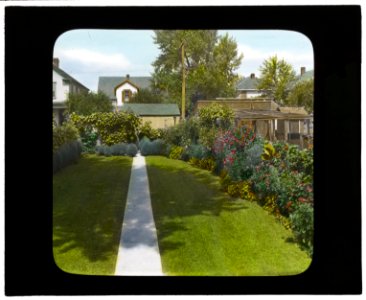 National Cash Register Company, Dayton, Ohio. Workers garden with pathway after landscaping LCCN2007685074