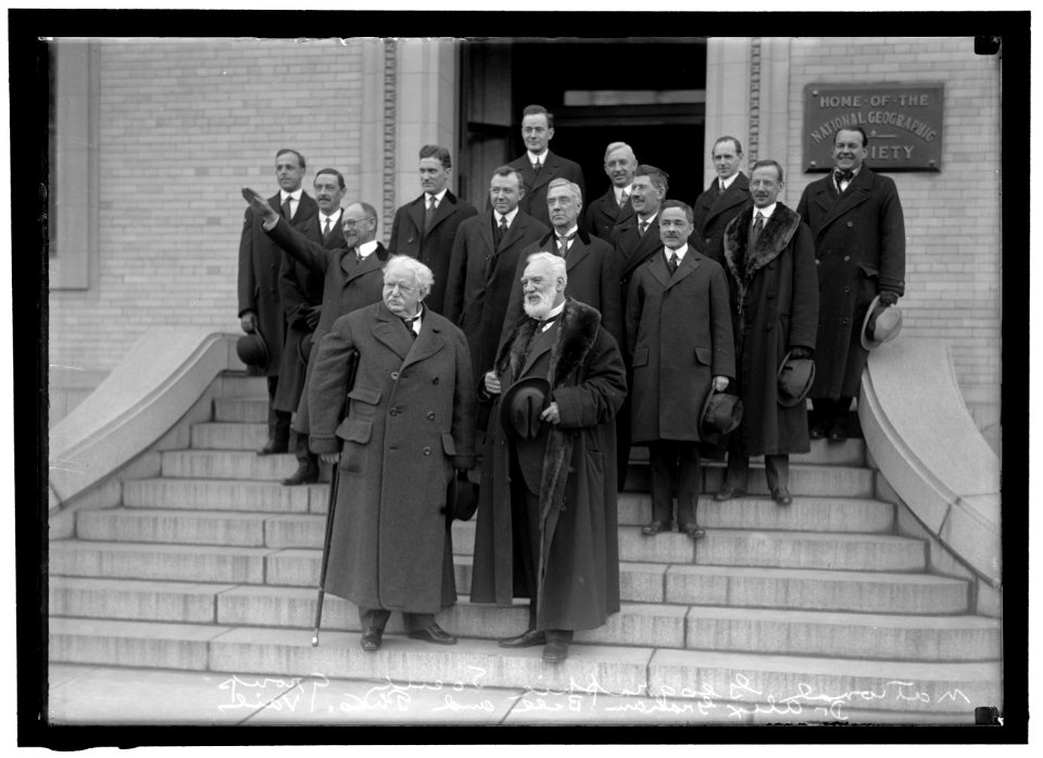 NATIONAL GEOGRAPHICAL SOCIETY. ANNIVERSARY OF BELL TELEPHONE. FRONT- THEODORE N. VAIL AND ALEXANDER GRAHAM BELL; BACK OF BELL, THOMAS A WATSON, ASSOC. WITH BELL IN EXPERIMENTS. DIAGONALLY LCCN2016864209
