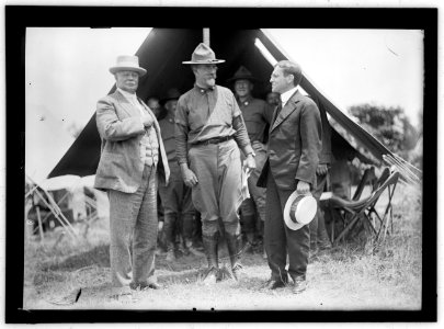 NATIONAL GUARD OF D.C. GEN. HUGH L. SCOTT; COL. WILLIAM HARVEY; SEC. OF WAR BAKER. ANTON STEPHAN IS AT REAR BETWEEN HARVEY AND BAKER LCCN2016867397