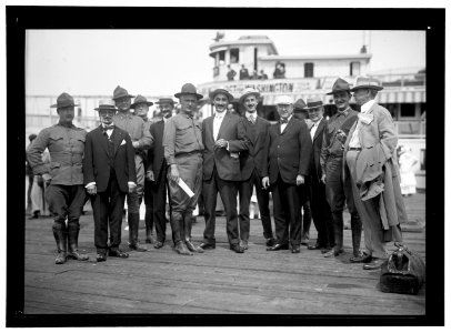 NATIONAL GUARD OF D.C. M. AND M. ASSN. OF D.C. RETURN WITH D.C.N.G. FROM CAMP AT COLONIAL BEACH. HEADS- HARRY COOPE; JACOBY; DANIEL V. CHISHOLM; ANTON STEPHAN; UNIDENTIFIED; WALDER OF LCCN2016867055