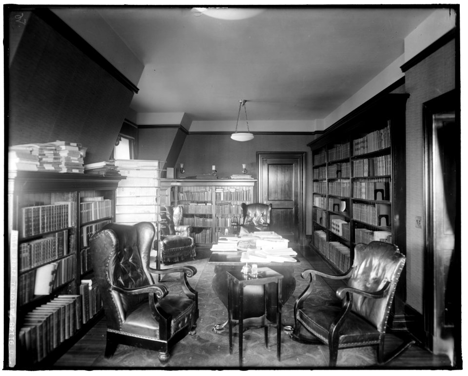 NATIONAL PRESS CLUB. LIBRARY LCCN2016861582