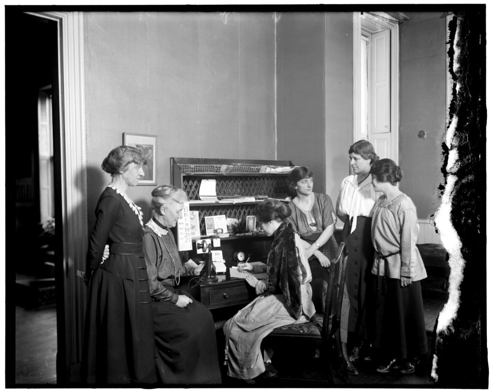 National Woman's Party Exec. group LOC hec.14210