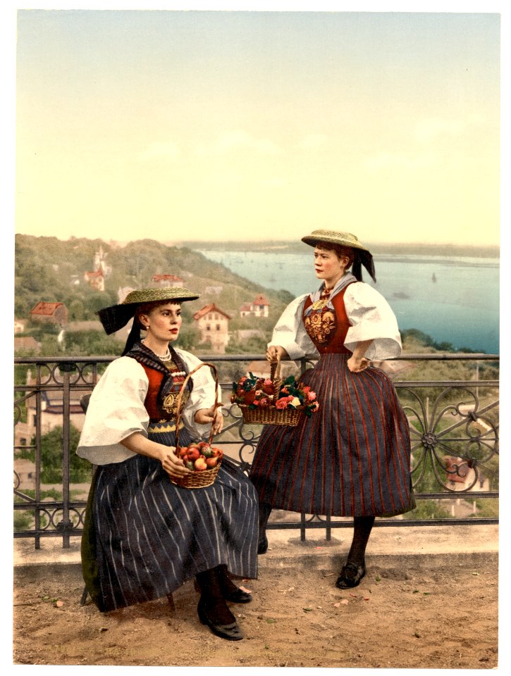 National Vierlander costume, Hamburg, Germany-LCCN2002713707