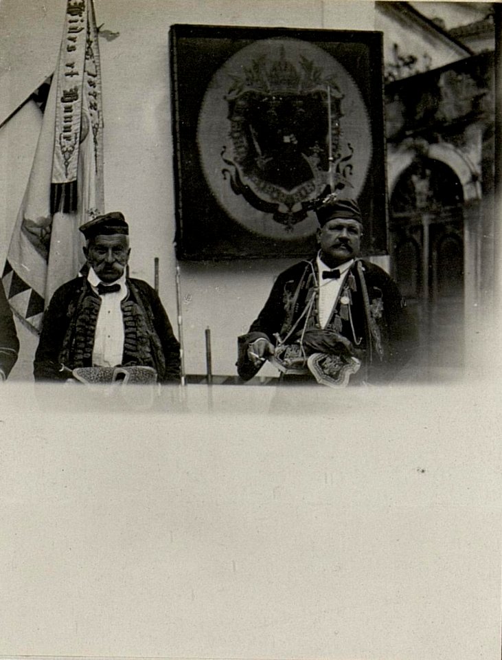 Nationaltracht der Monarica. Aufgenommen, am 20. Februar 1916 in Cattaro. (BildID 15532535)