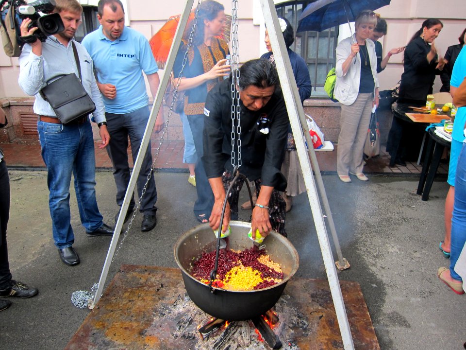 Native American Chefs Explore American Roots of Ukrainian Cuisine at the Honchar museum, May 23, 2013 (8878239048)