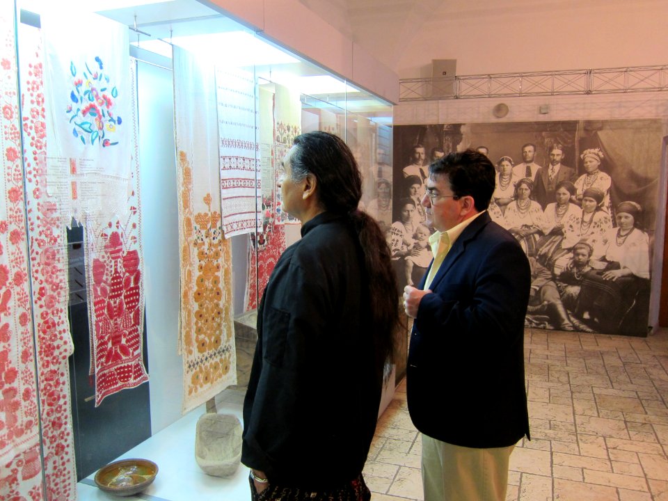 Native American Chefs Explore American Roots of Ukrainian Cuisine at the Honchar museum, May 23, 2013 (8878241966)