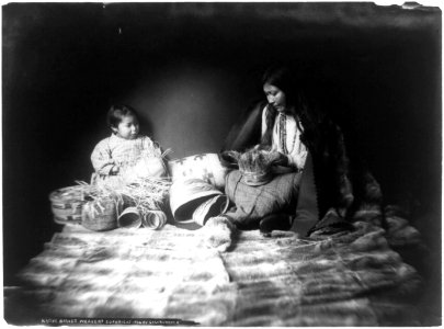 Native basket weavers LCCN93510140