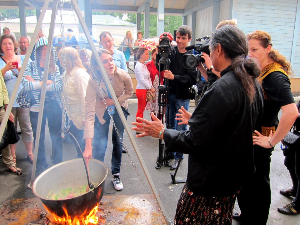 Native American Chefs Explore American Roots of Ukrainian Cuisine at the Honchar museum, May 23, 2013 (8877622017)