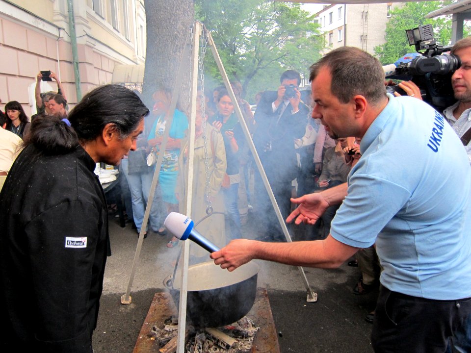 Native American Chefs Explore American Roots of Ukrainian Cuisine at the Honchar museum, May 23, 2013 (8878239674)
