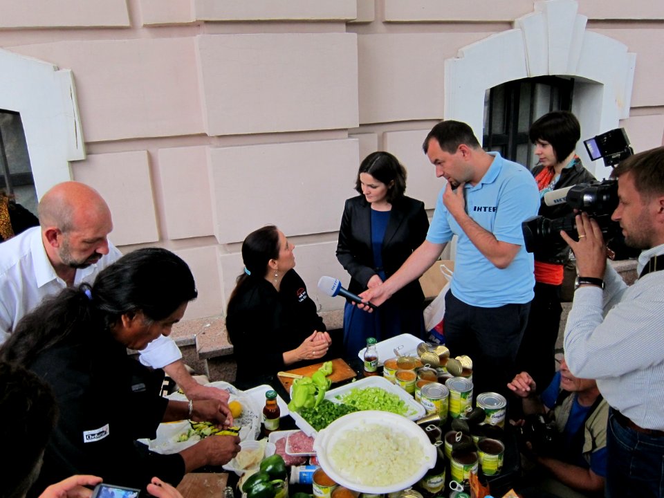 Native American Chefs Explore American Roots of Ukrainian Cuisine at the Honchar museum, May 23, 2013 (8878240642)