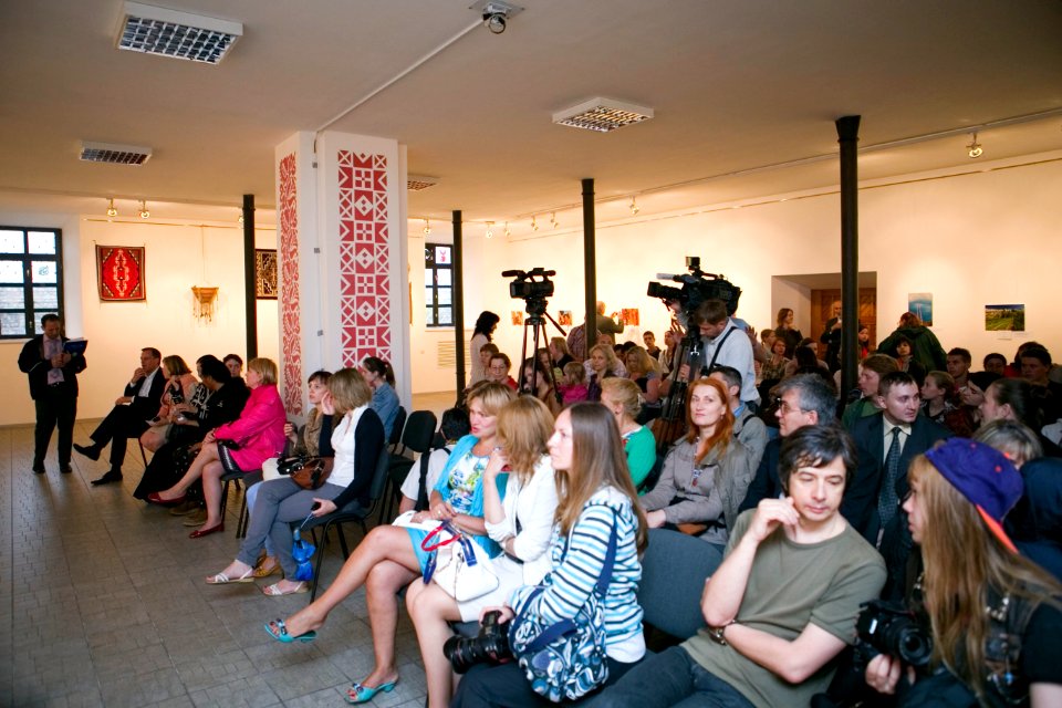 Native American Chefs Explore American Roots of Ukrainian Cuisine at the Honchar museum, May 23, 2013 (8878288579)