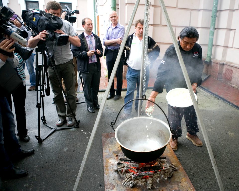 Native American Chefs Explore American Roots of Ukrainian Cuisine at the Honchar museum, May 23, 2013 (8878292675)