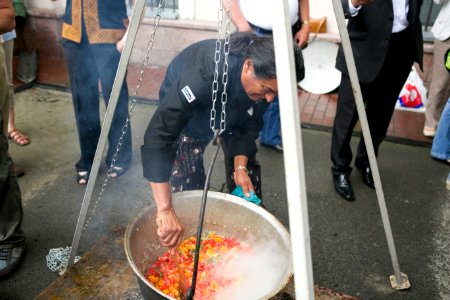 Native American Chefs Explore American Roots of Ukrainian Cuisine at the Honchar museum, May 23, 2013 (8878908158)