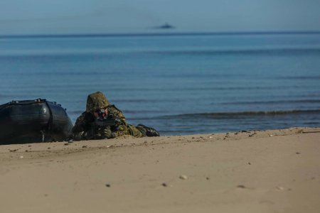 NATO forces work together in joint personnel recovery exercise during BALTOPS (40900833340)