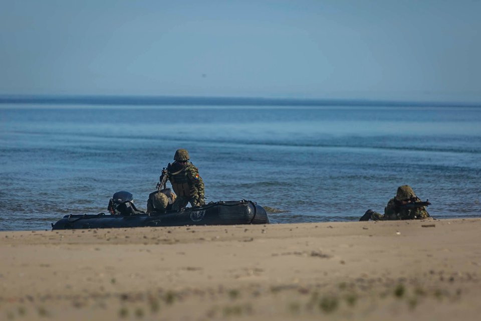 NATO forces work together in joint personnel recovery exercise during BALTOPS (42662003912)