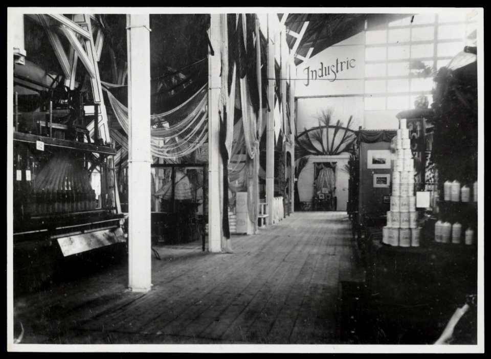 NatTentVrouwenarbeid1898-industriezaal-25051