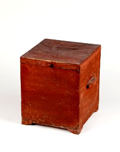 Nattstol (potta) i form av låda i rödmålad furu från 1800- talet - Skoklosters slott - 95286 photo