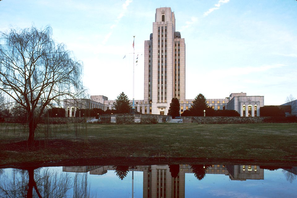 National naval medical center (nnmc)