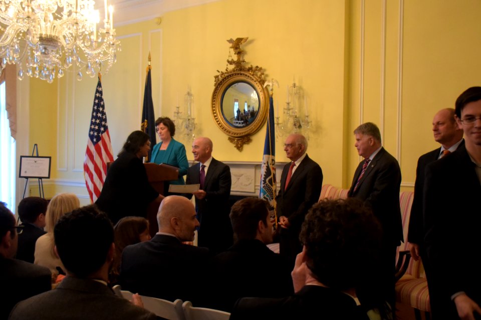 Naturalization Ceremony (25998701950)