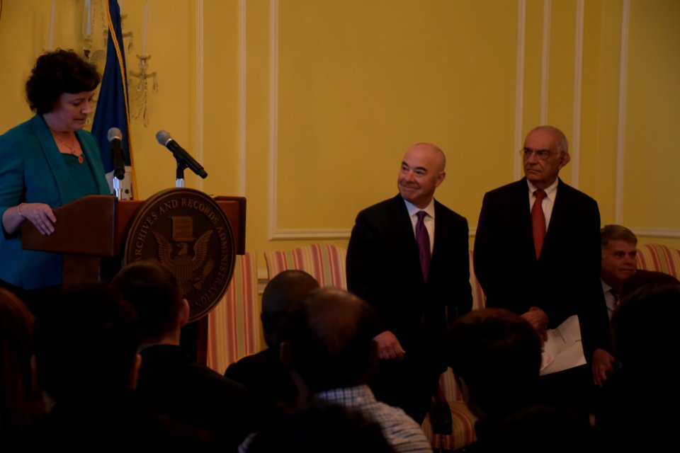 Naturalization Ceremony (25998792060)