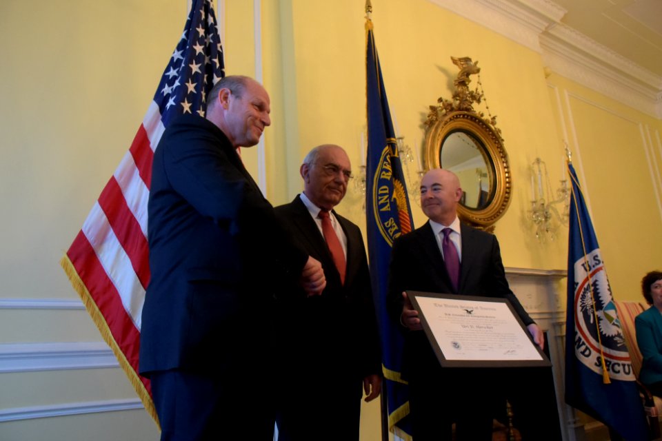 Naturalization Ceremony (26245636806)