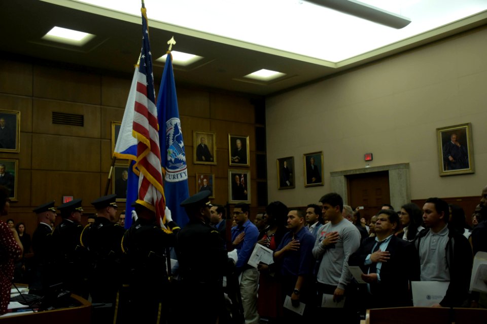 Naturalization Ceremony (26303494022)