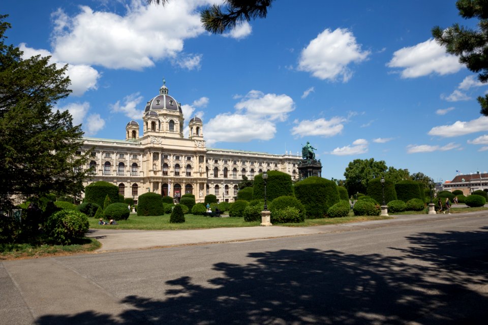 Naturhistorisches Museum, Wien - Blick von der Westseite des KHM-9944
