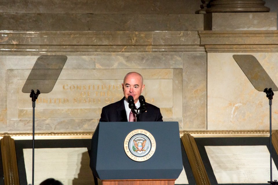 Naturalization Ceremony (23151994134)