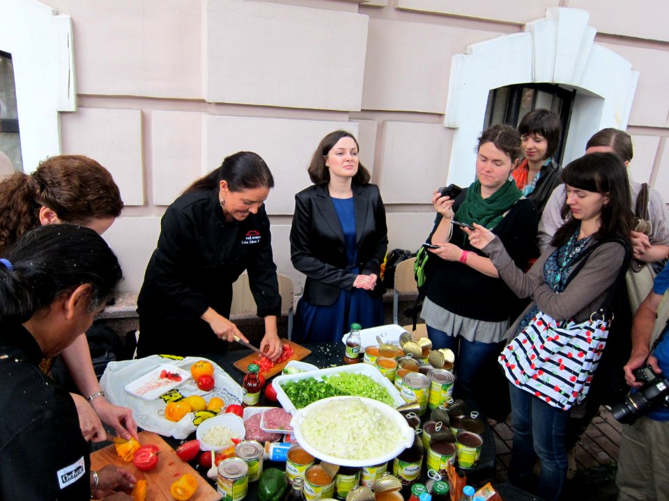 Native American Chefs Explore American Roots of Ukrainian Cuisine at the Honchar museum, May 23, 2013 (8878237956)