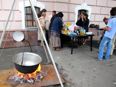 Native American Chefs Explore American Roots of Ukrainian Cuisine at the Honchar museum, May 23, 2013 (8878241466)