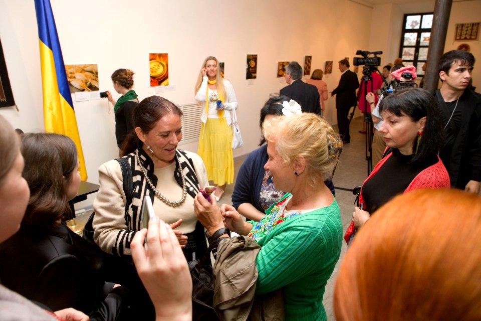 Native American Chefs Explore American Roots of Ukrainian Cuisine at the Honchar museum, May 23, 2013 (8878285981)