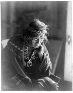 Navaho Indians- In the glow of the camp fire (old man) LCCN2006690076