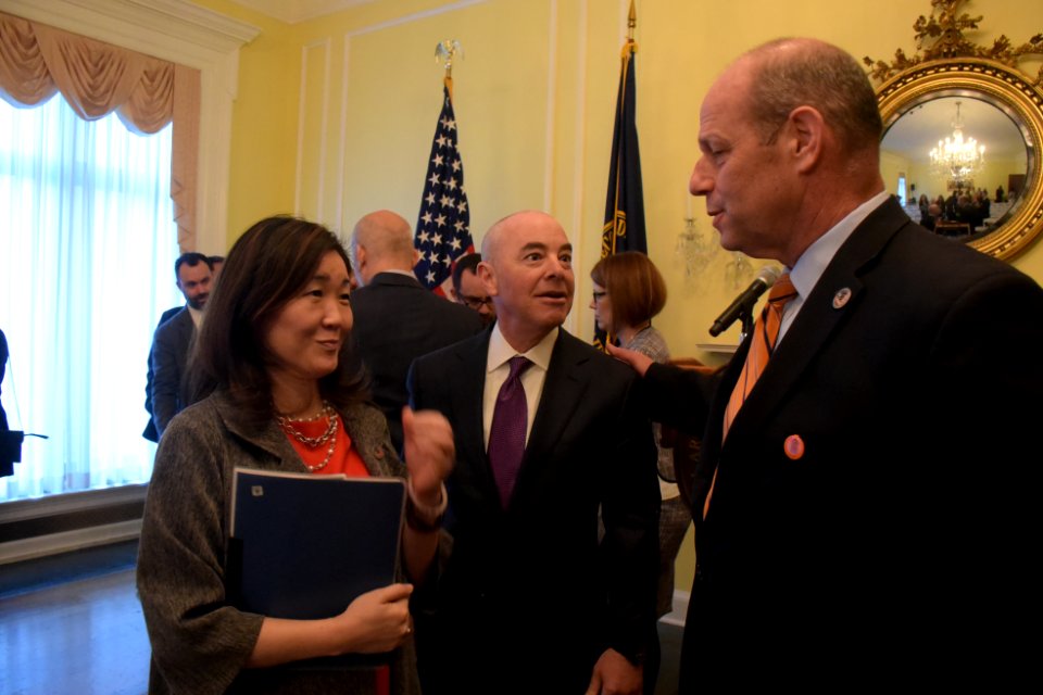 Naturalization Ceremony (26179093612)