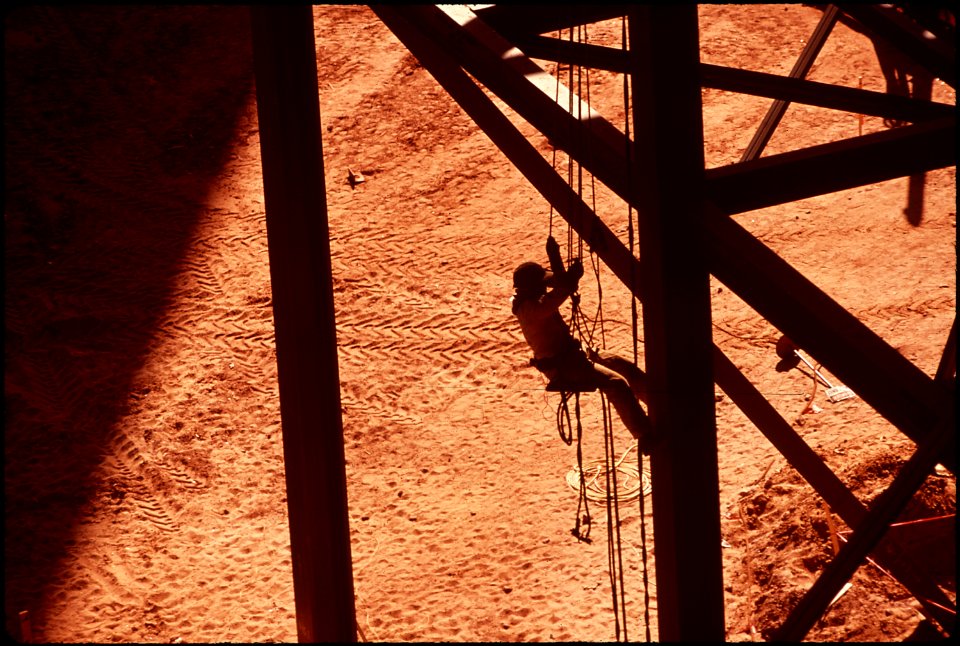 Navajo Worker on Salt River Project (4268344129)