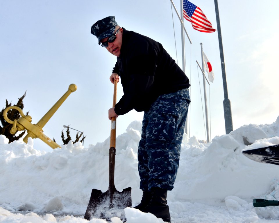 Naval Air Facility Misawa undertakes snow removal 140220-N-DP652-001