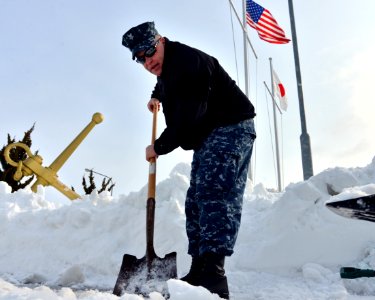 Naval Air Facility Misawa undertakes snow removal 140220-N-DP652-001