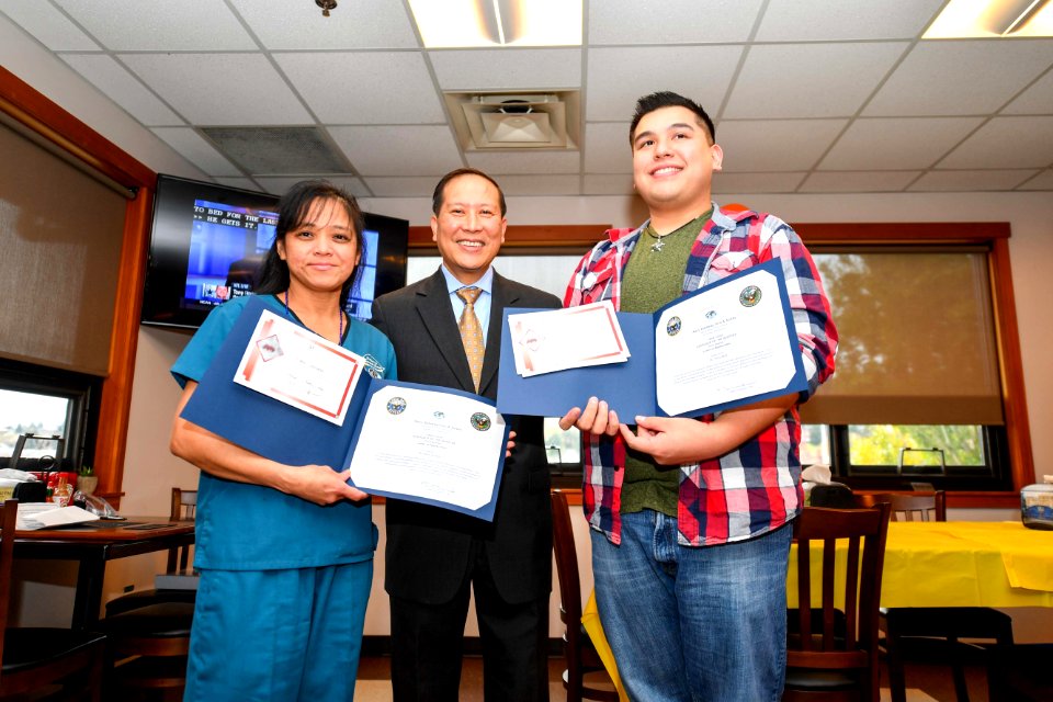 Naval Base Kitsap Navy Gateway Inns & Suites Receives Adm. Zumwalt Awards 161116-N-EC099-051