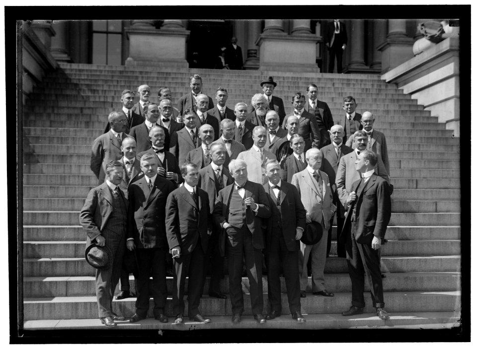 NAVAL CONSULTING BOARD. FRONT- F.J. SPRAGUE; UNIDENTIFIED; MILLER R. HUTCHISON; THOMAS A.EDISON; DANIELS; F.D. ROOSEVELT. 2ND ROW, ONLY 3, STANDING ON 2ND STEP- H.E. COFFIN; UNIDENT.; PETER LCCN2016866891