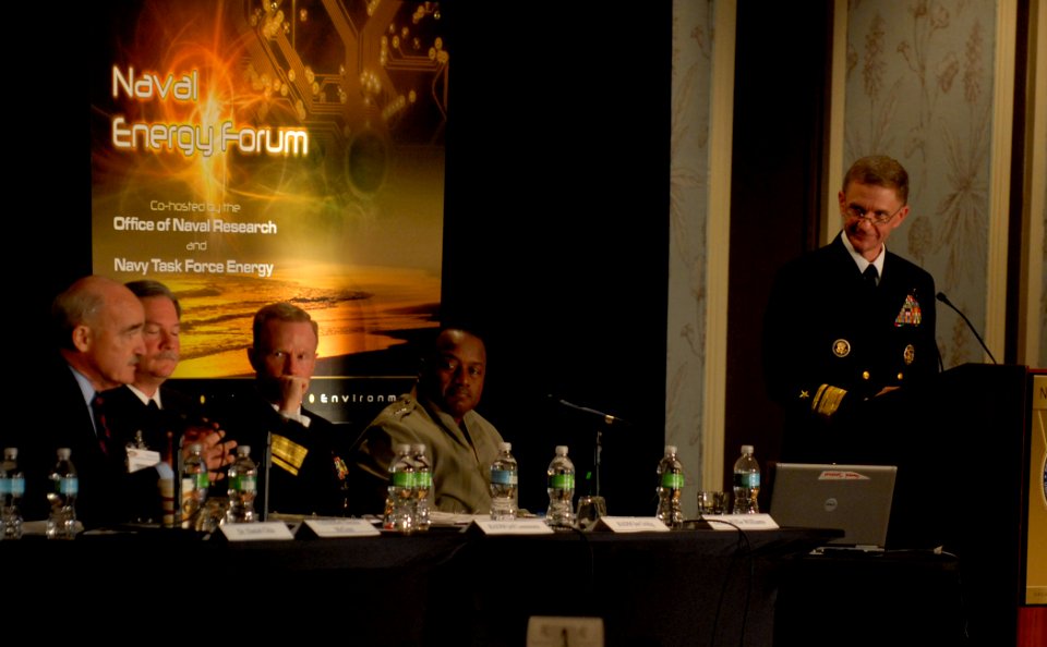 Naval Energy Forum 091014-N-PO203-081