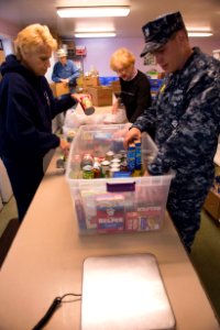 Naval Magazine Indian Island donates food 150918-N-OO032-007