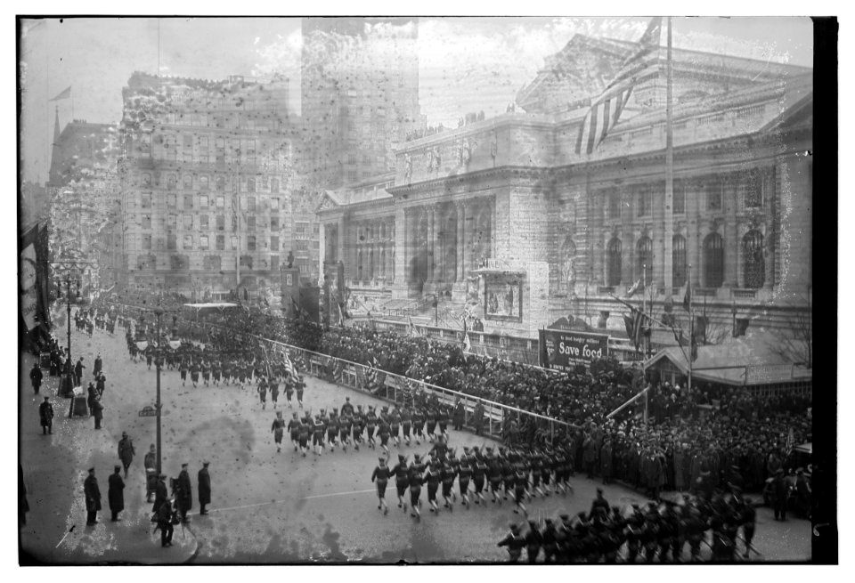 Naval Parade LCCN2014708180
